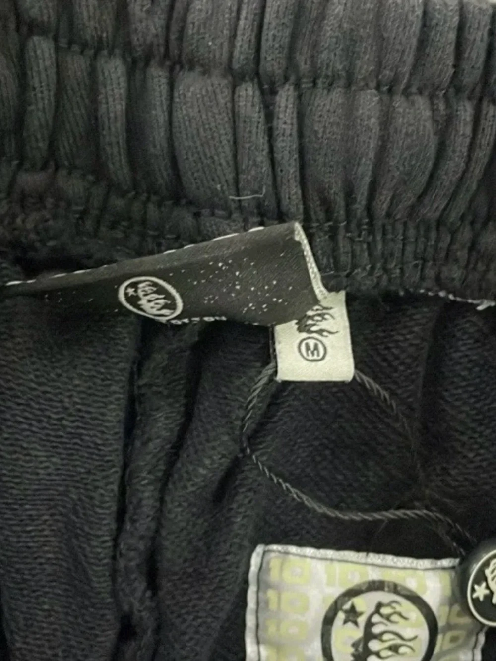 Hellstar comfortable black